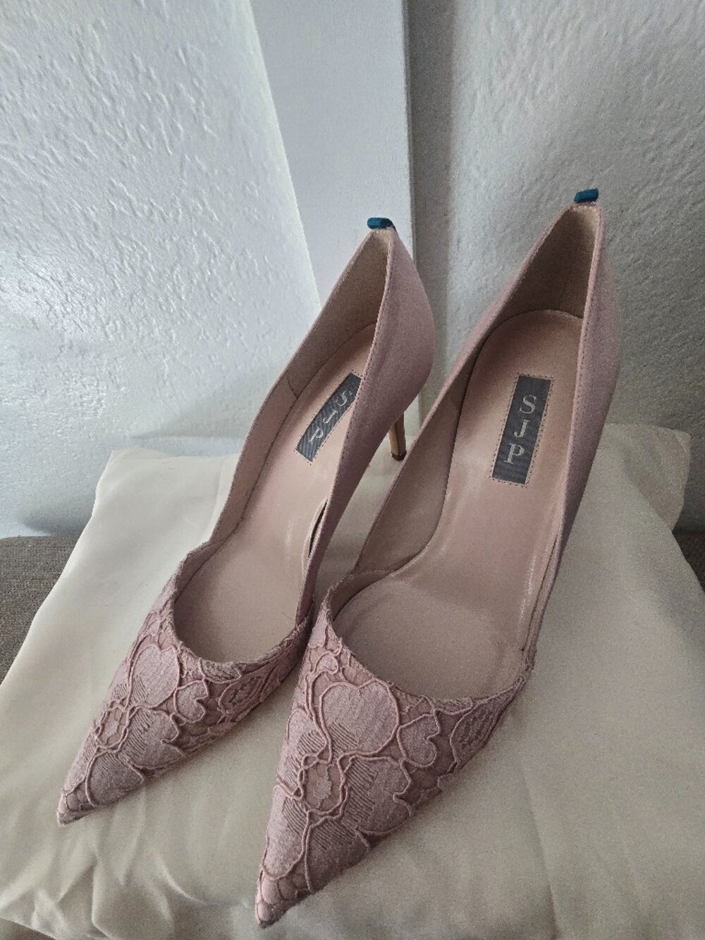 SJP Pink lace/satin Fawn Pump